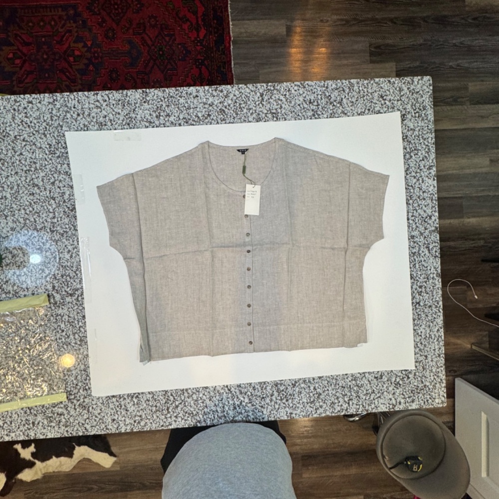 Vivid Linen Top - Picture 6 of 6